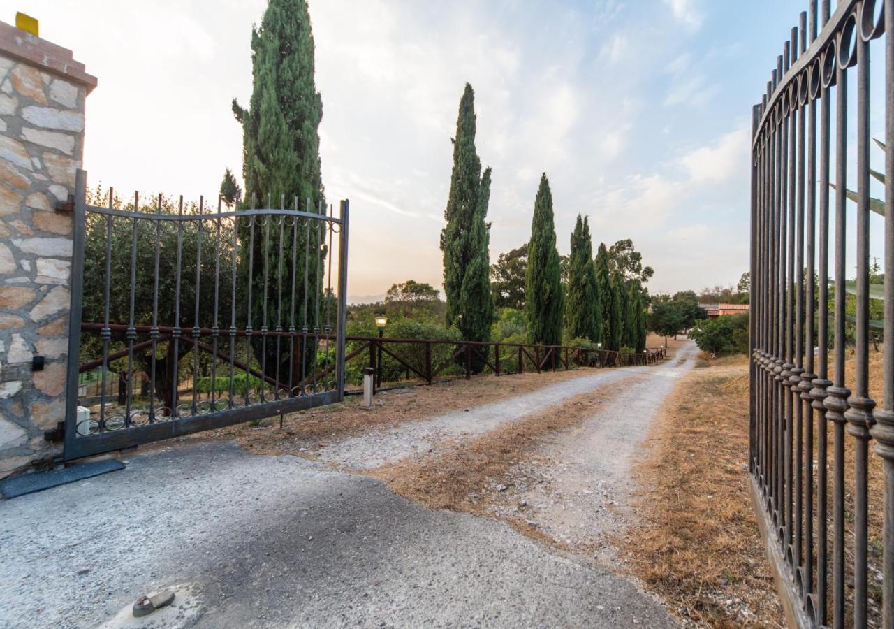 Il Sorgituro - Agriturismo Postiglione Bagian luar foto