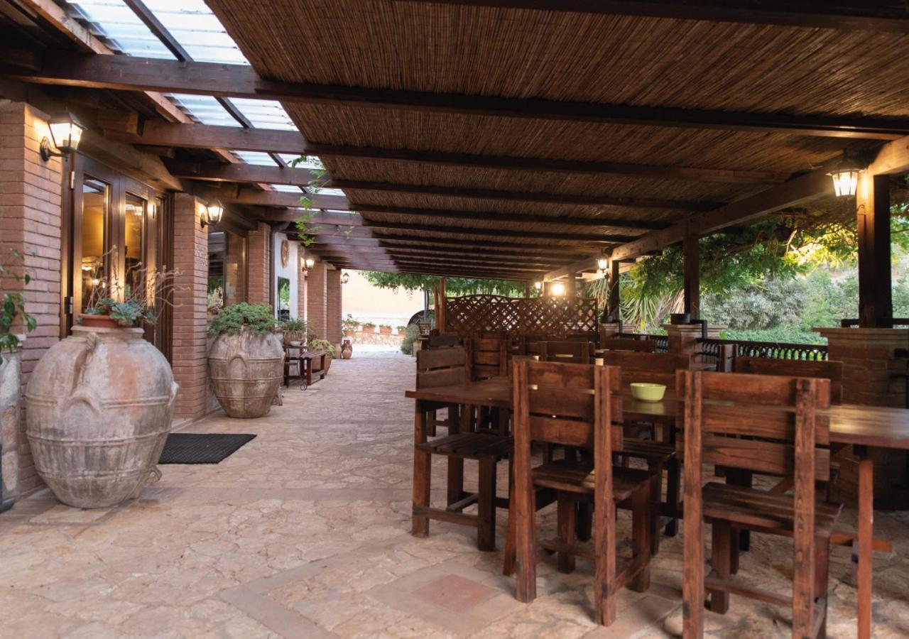 Il Sorgituro - Agriturismo Postiglione Bagian luar foto